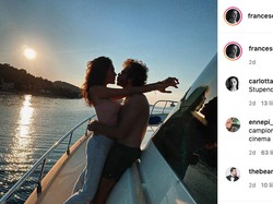 Mengintip Liburan Mesra Valentino Rossi Bersama Pacar Seksinya