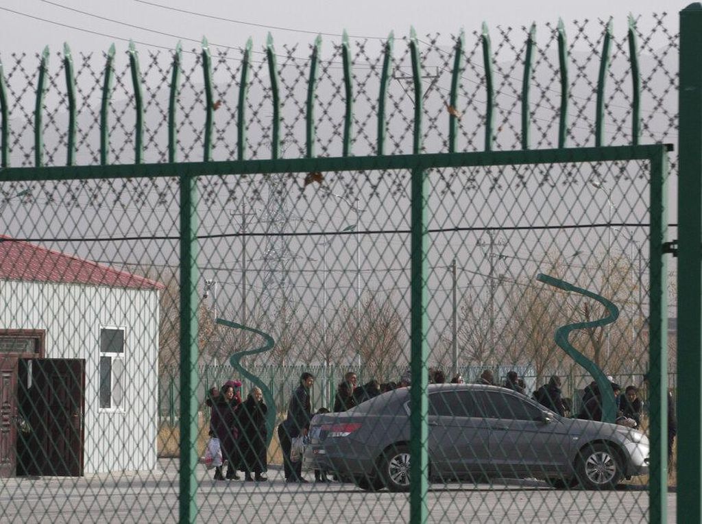 China Hukum Mati 2 Eks Pejabat Uighur, ISIS Culik 19 Orang di Suriah China Hukum Mati 2 Eks Pejabat Uighur, ISIS Culik 19 Orang di Suriah