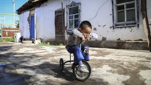 China Tekan Populasi Etnis Uighur Lewat Kontrasepsi-Aborsi