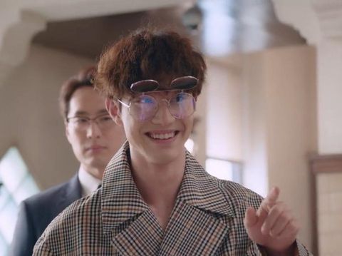 Jadi Cameo, Kwak Dong Yeon Telanjang di 'It's Okay To Not Be Okay'