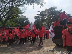 PDIP Tangsel Long March ke Polres, Minta Polisi Usut Pembakar Bendera Partai