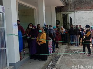 Anaknya Tergeser di Jalur Zonasi, Puluhan Orangtua Siswa Datangi Disdik Bandung Anaknya Tergeser di Jalur Zonasi, Puluhan Orangtua Siswa Datangi Disdik Bandung