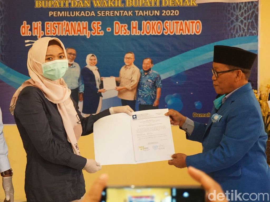 Maju Pilkada Demak 2020, Eisti-Jos Klaim Diusung 5 Partai Maju Pilkada Demak 2020, Eisti-Jos Klaim Diusung 5 Partai