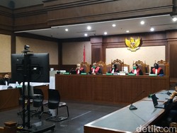 Sidang Korupsi Alkes, Jaksa KPK Tuntut Wawan 6 Tahun Bui dan Denda Rp 5 M