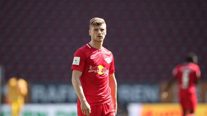 AUGSBURG, GERMANY - JUNE 27: Timo Werner of Leipzig looks on during the Bundesliga match between FC Augsburg and RB Leipzig at WWK-Arena on June 27, 2020 in Augsburg, Germany. (Photo by Alexander Hassenstein/Getty Images)