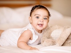 100 Nama Bayi Perempuan Islami dan Artinya dari A - Z