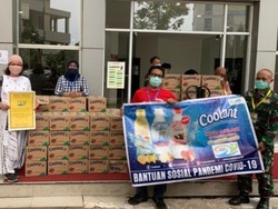 Tenaga Medis di RS Rujukan COVID-19 Dapat Bantuan Minuman Ion