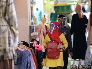 PSBB Transisi Jakarta Dilanjutkan, KRL-Pasar Jadi Sorotan PSBB Transisi Jakarta Dilanjutkan, KRL-Pasar Jadi Sorotan