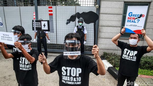 Aksi Mengecam Pandanaan PLTU Jawa 9 & 10