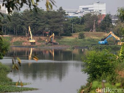 Antisipasi Banjir, Waduk Ria-rio Kembali Dikeruk