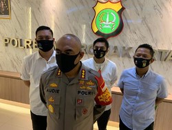 Artis Ridho Ilahi Dibawa ke Labfor untuk Jalani Tes Rambut Tadi Pagi