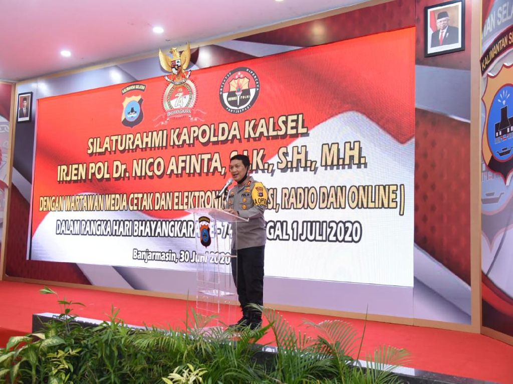 Kapolda Kalsel: Korporasi Sengaja Bakar Hutan Kami Bawa ke Ranah Hukum! Kapolda Kalsel: Korporasi Sengaja Bakar Hutan Kami Bawa ke Ranah Hukum!