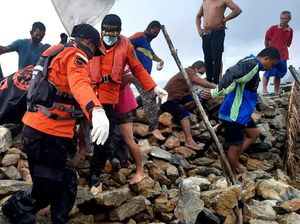 5 Hari Hilang Usai Kapalnya Ditabrak Tugboat, Nelayan Sultra Ditemukan Tewas 5 Hari Hilang Usai Kapalnya Ditabrak Tugboat, Nelayan Sultra Ditemukan Tewas