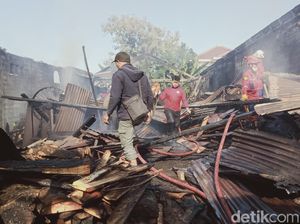 Gudang Penggergajian di Klaten Terbakar, Puluhan Kubik Kayu Hangus