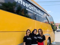 Kreatif! Bus Pariwisata Disulap Jadi Kafe Berjalan
