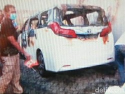 Polisi Sebut Pembakar Mobil Mewah Via Vallen Terlatih