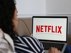 Cara Mengaktifkan Netflix di TV yang Wajib Diketahui