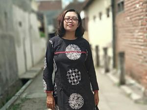 Kepincut BTS, Hidup Penulis Ruwi Meita Lebih Happy Kepincut BTS, Hidup Penulis Ruwi Meita Lebih Happy