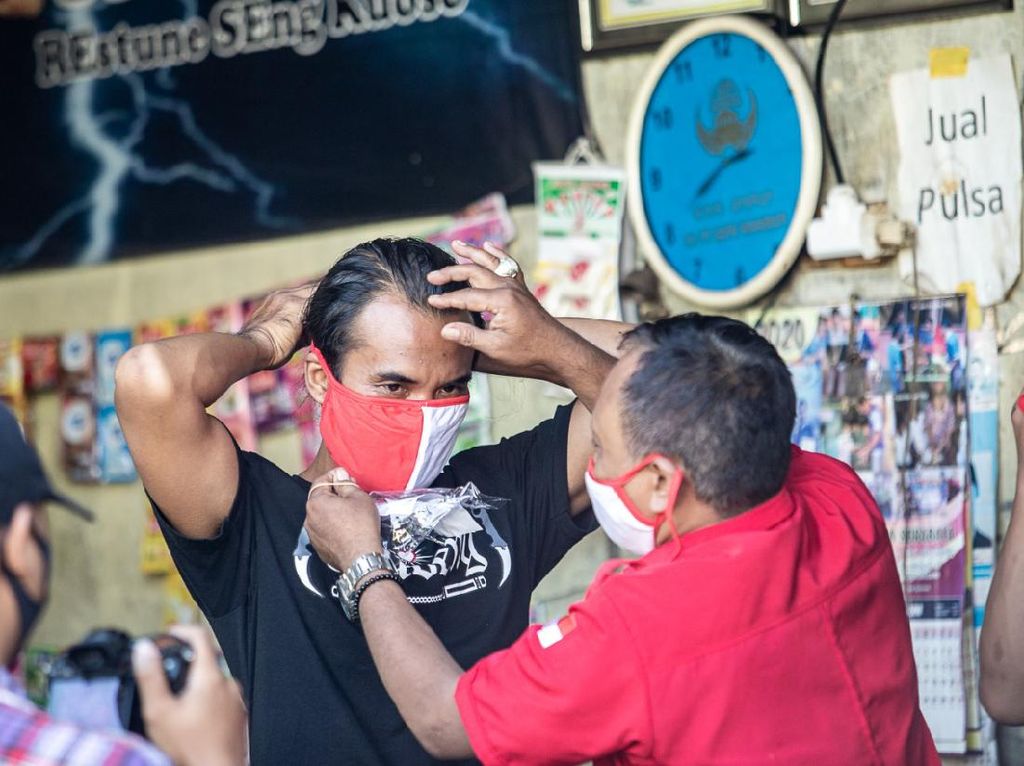 Tak Terprovokasi Kasus Bendera Dibakar, PDIP Surabaya Ngebut Aksi Sosial Tak Terprovokasi Kasus Bendera Dibakar, PDIP Surabaya Ngebut Aksi Sosial