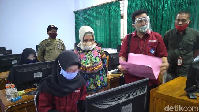 PPDB Online di Kota Mojokerto Berjalan Lancar, Efektif Cegah Penyebaran Corona PPDB Online di Kota Mojokerto Berjalan Lancar, Efektif Cegah Penyebaran Corona