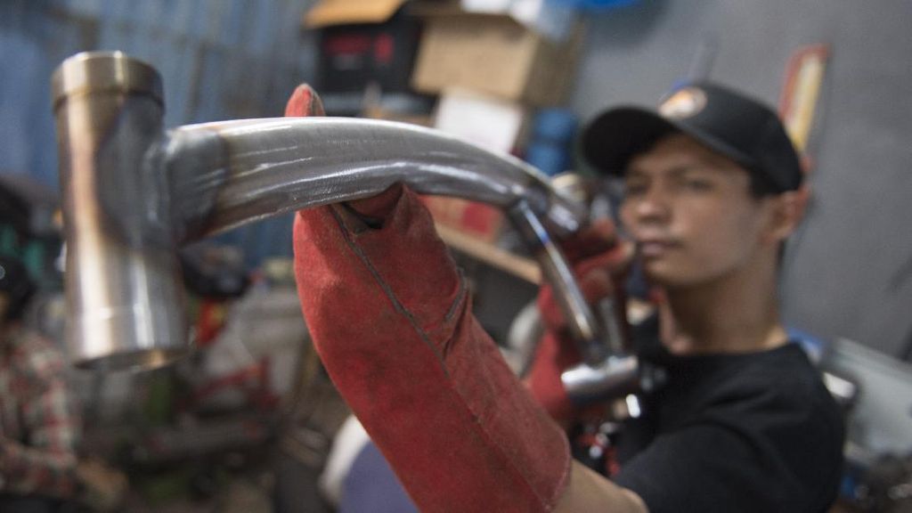 Melihat Produksi Seli Kreuz Asal Bandung Melihat Produksi Seli Kreuz Asal Bandung