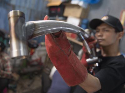 Melihat Produksi Seli Kreuz Asal Bandung
