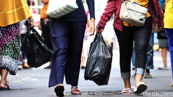 Siap-siap! Besok Kantong Plastik Dilarang di Jakarta