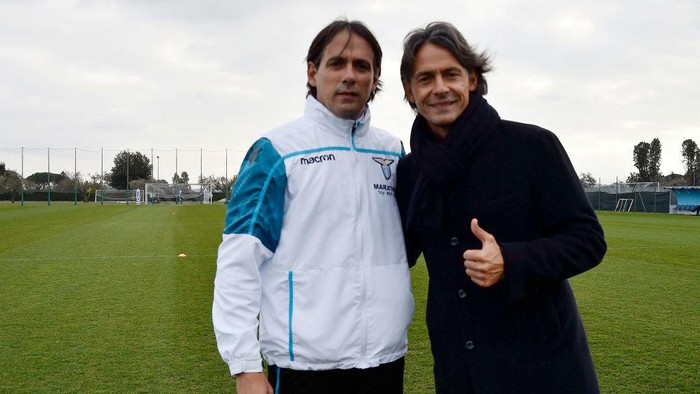 ROME, ITALY - MARCH 01:  SS Lazio head coach Simone Inzaghi poses with his brother Filippo Inzaghi before the SS Lazio training session at Formello Training Center on March 1, 2019 in Rome, Italy.  (Photo by Marco Rosi/Getty Images)