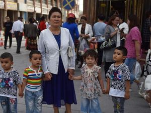Peneliti: China Paksa Wanita Uighur Pasang Kontrasepsi untuk Tekan Populasi Peneliti: China Paksa Wanita Uighur Pasang Kontrasepsi untuk Tekan Populasi