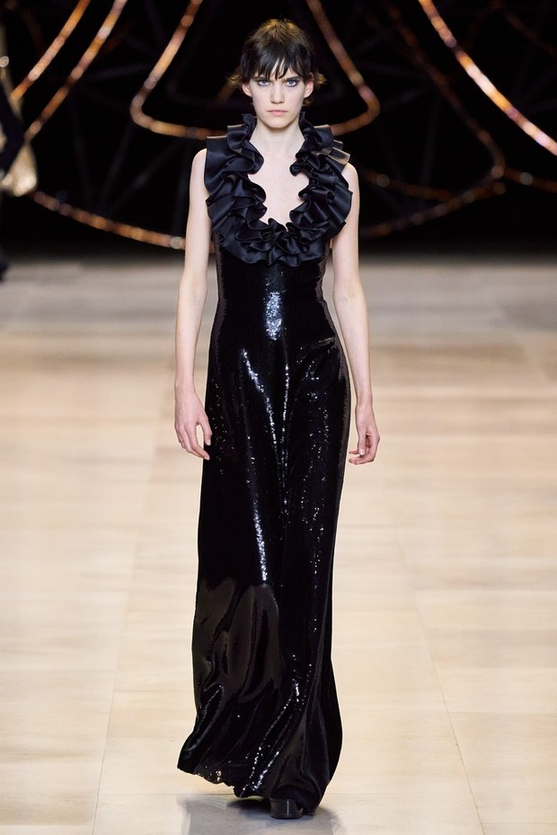 Busana mewah yang dikenakan Lisa Blackpink dalam 'How You Like That'