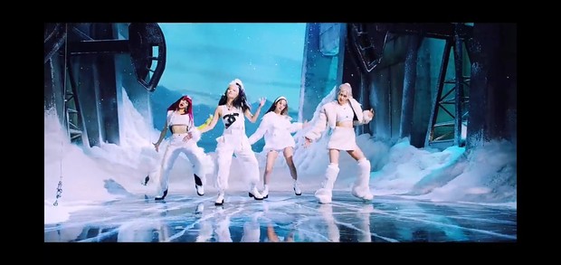 Gaya Rose Blackpink dalam balutan busana mewah di 'How You Like That'