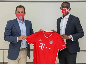 Bayern Gaet Bek Muda PSG