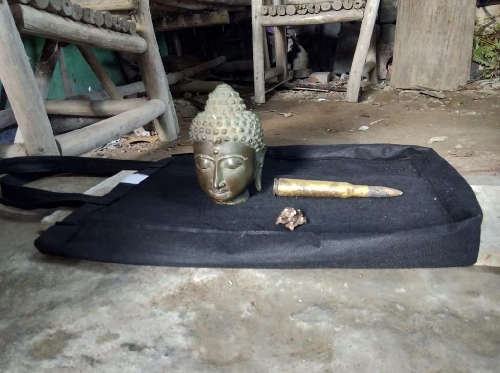 Tambang Pasir di Sungai Opak, Pria Ini Temukan Amunisi hingga Patung Buddha