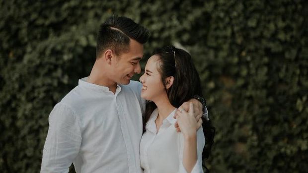 Selamat, Istri Eza Gionino Hamil Anak Kedua