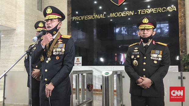 Kapolri Jenderal Idham Azis memberi keterangan pers di Bareskrim Polri, Jakarta, Rabu (1/7).