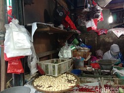 Banyak Pedagang Tak Tahu, Larangan Kantong Plastik DKI Dinilai Minim Sosialisasi