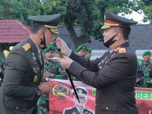 Kejutan Danrem-Danlanal ke Kapolda NTB di Hari Bhayangkara Kejutan Danrem-Danlanal ke Kapolda NTB di Hari Bhayangkara
