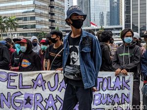 Ketika Pelajar Demo Kemendikbud Ketika Pelajar Demo Kemendikbud