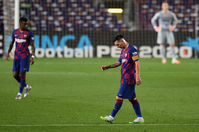 BARCELONA, SPAIN - JUNE 30: Lionel Messi of FC Barcelona shows his disappointment after the second goal for Madrid during the Liga match between FC Barcelona and Club Atletico de Madrid at Camp Nou on June 30, 2020 in Barcelona, Spain. (Photo by David Ramos/Getty Images)