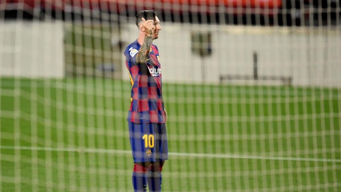 BARCELONA, SPAIN - JUNE 30: Lionel Messi of FC Barcelona celebrates after scoring his teams second goal by penalty against Goalkeeper Jan Oblak of Atletico Madrid during the Liga match between FC Barcelona and Club Atletico de Madrid at Camp Nou on June 30, 2020 in Barcelona, Spain. (Photo by David Ramos/Getty Images)