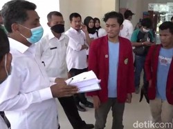Massa Geruduk Disnakertrans Sultra, Tuntut Transparansi Keahlian TKA China