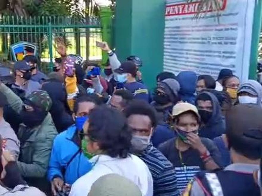 Demo Mahasiswa Papua di Makassar Sulsel Dihadang-Dibubarkan Ormas