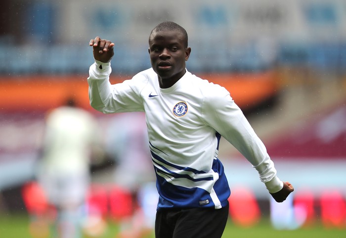BIRMINGHAM, ENGLAND - JUNE 21: NGolo Kante of Chelsea warms up ahead of the Premier League match between Aston Villa and Chelsea FC at Villa Park on June 21, 2020 in Birmingham, England. Football Stadiums around Europe remain empty due to the Coronavirus Pandemic as Government social distancing laws prohibit fans inside venues resulting in all fixtures being played behind closed doors. (Photo by Molly Darlington/Pool via Getty Images)