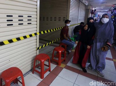 Pasar Tanah Abang Blok B Sudah Ditutup Sebagian