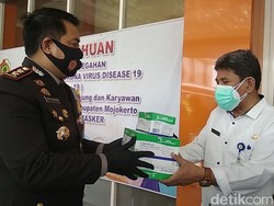 Ini Cara Polisi Mojokerto Semangati Tenaga Medis di Hari Bhayangkara