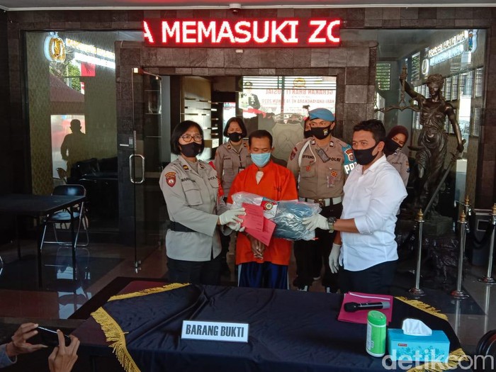 Seorang pria di Kota Malang menyetubuhi putri kandungnya sendiri. Padahal awalnya sang putri hanya meminta tolong untuk dipijat.