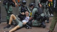 Ratusan Warga Hong Kong Dibekuk Polisi, Ada Apa?
