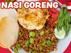 Resep Nasi Goreng Petai ala Food Vlogger Amerika yang Masak di Gerobak
