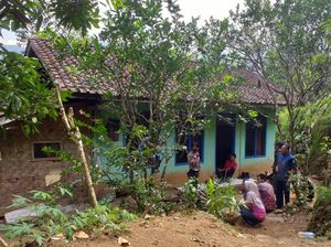 Kisah Ipah Ditemani Gadis Baju Merah dan Teror Gaib di Rumah Horor Kisah Ipah Ditemani Gadis Baju Merah dan Teror Gaib di Rumah Horor