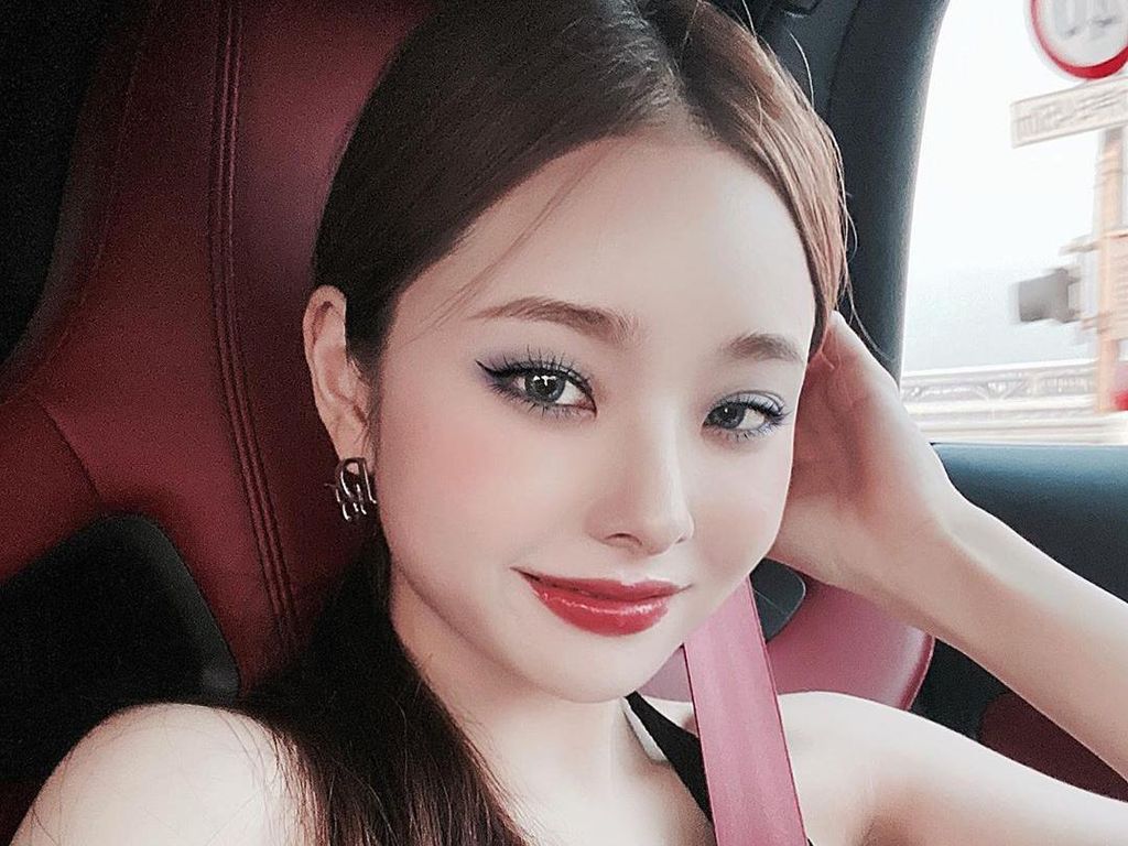 Mirip Jennie Blackpink, YouTuber Ini Sering Diajak Kencan Artis Lewat DM Mirip Jennie Blackpink, YouTuber Ini Sering Diajak Kencan Artis Lewat DM